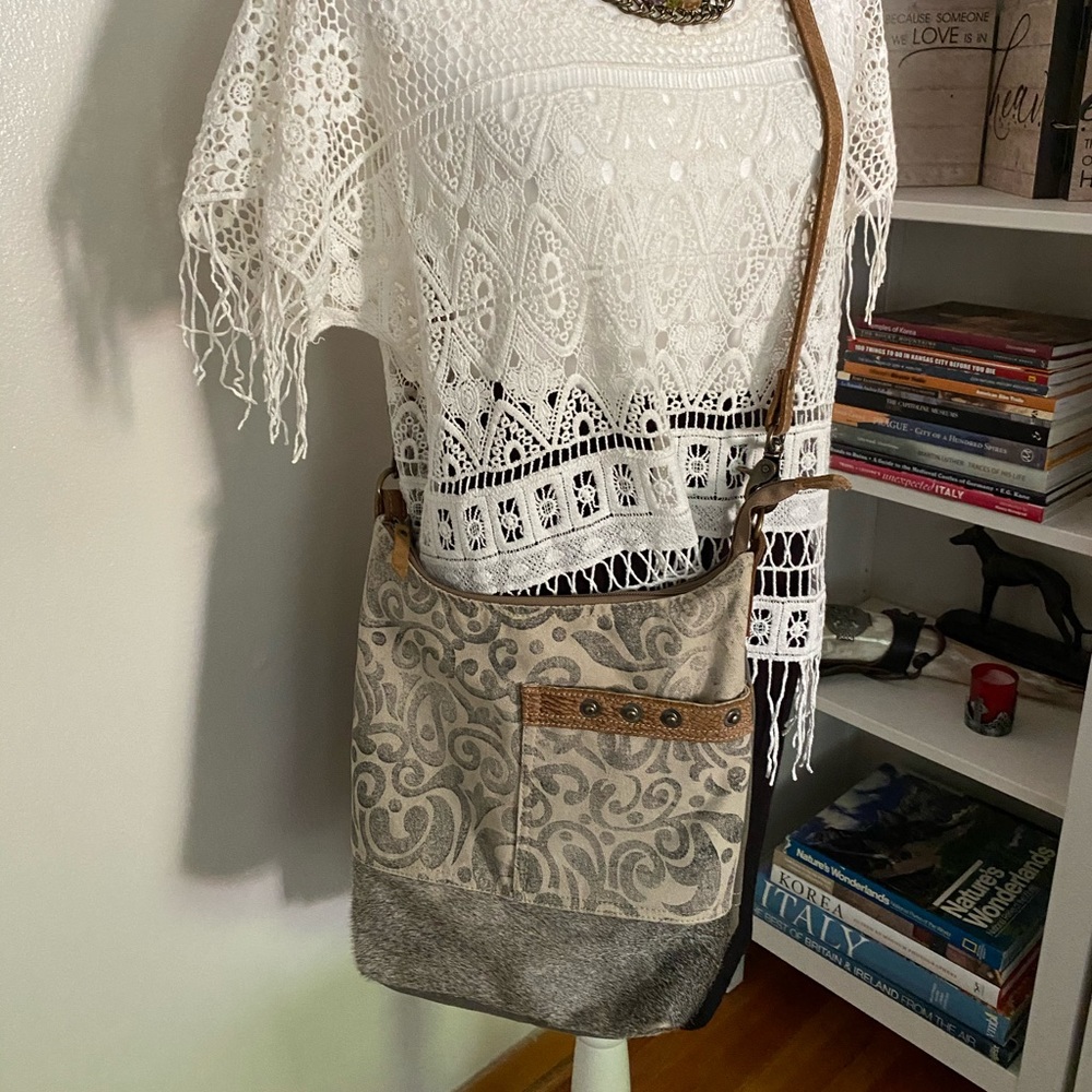 Myra crossbody bag
